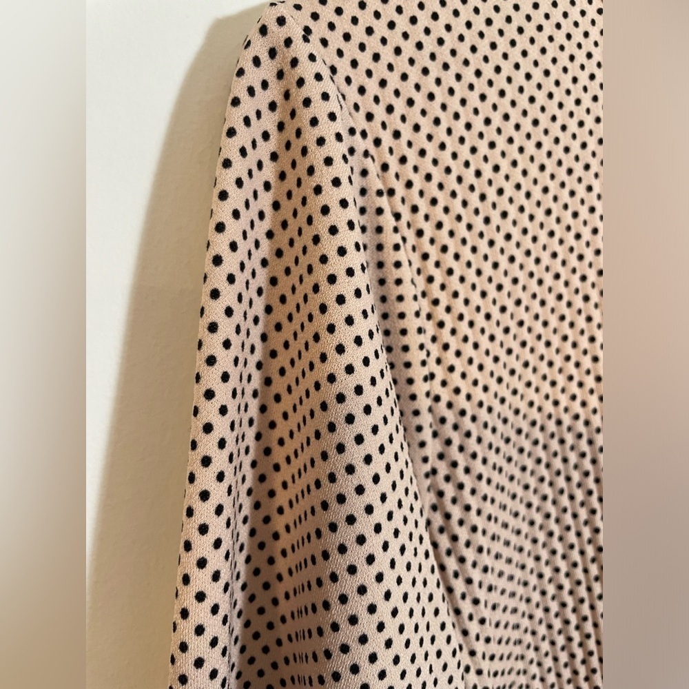 Adrianna Papell Pink With Black Polka Dot Blouse Size Medium Bubble Sleeve EUC - Picture 12 of 12